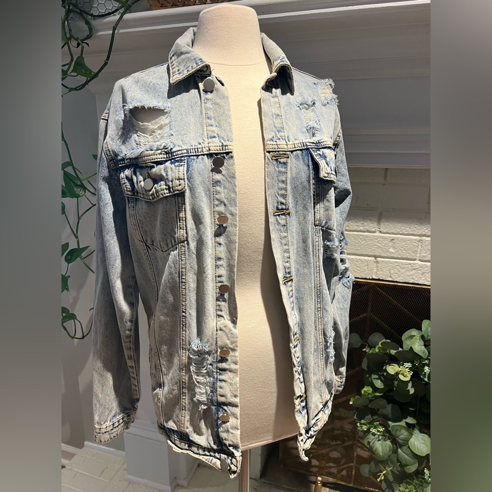 Umgee Light Blue Distressed, Hip length Denim Jacket Sz Sm